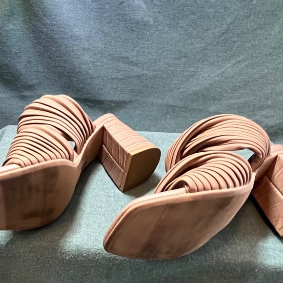 A New Day high heeled sandal, size 8 - Picture 4 of 6